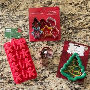 Christmas/ Winter Holiday Cookie Cutter and Mold Set - Red and Green NWT